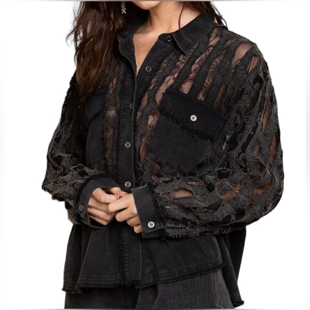 NWT Women’s Black Striped Lace Oversized Blouse